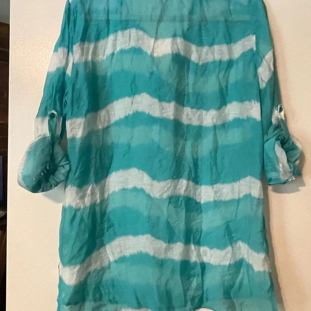 Lightweight Blue and White Tye Dye Roll Tab Sleeves Blouse Top Size Medium